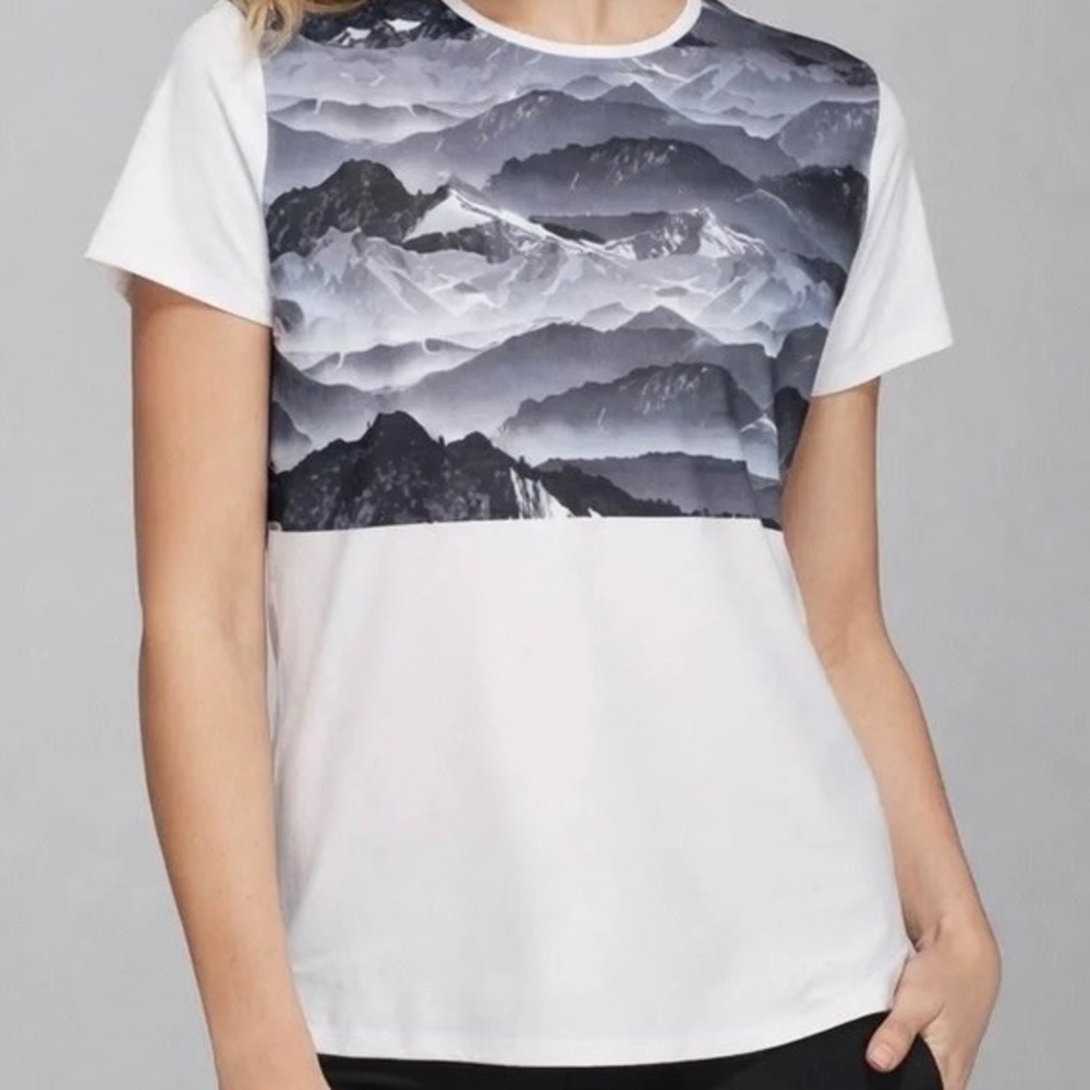 Lululemon Snapshot Tee Misty Mountain White Grey Graphic T-Shirt Size 6